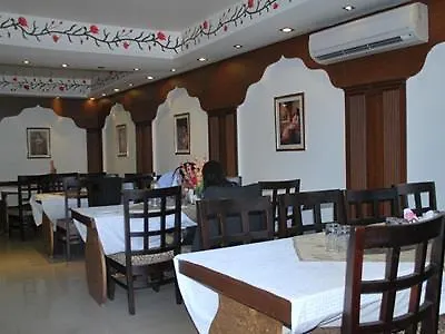 Oyo 12221 Hotel M House Agra