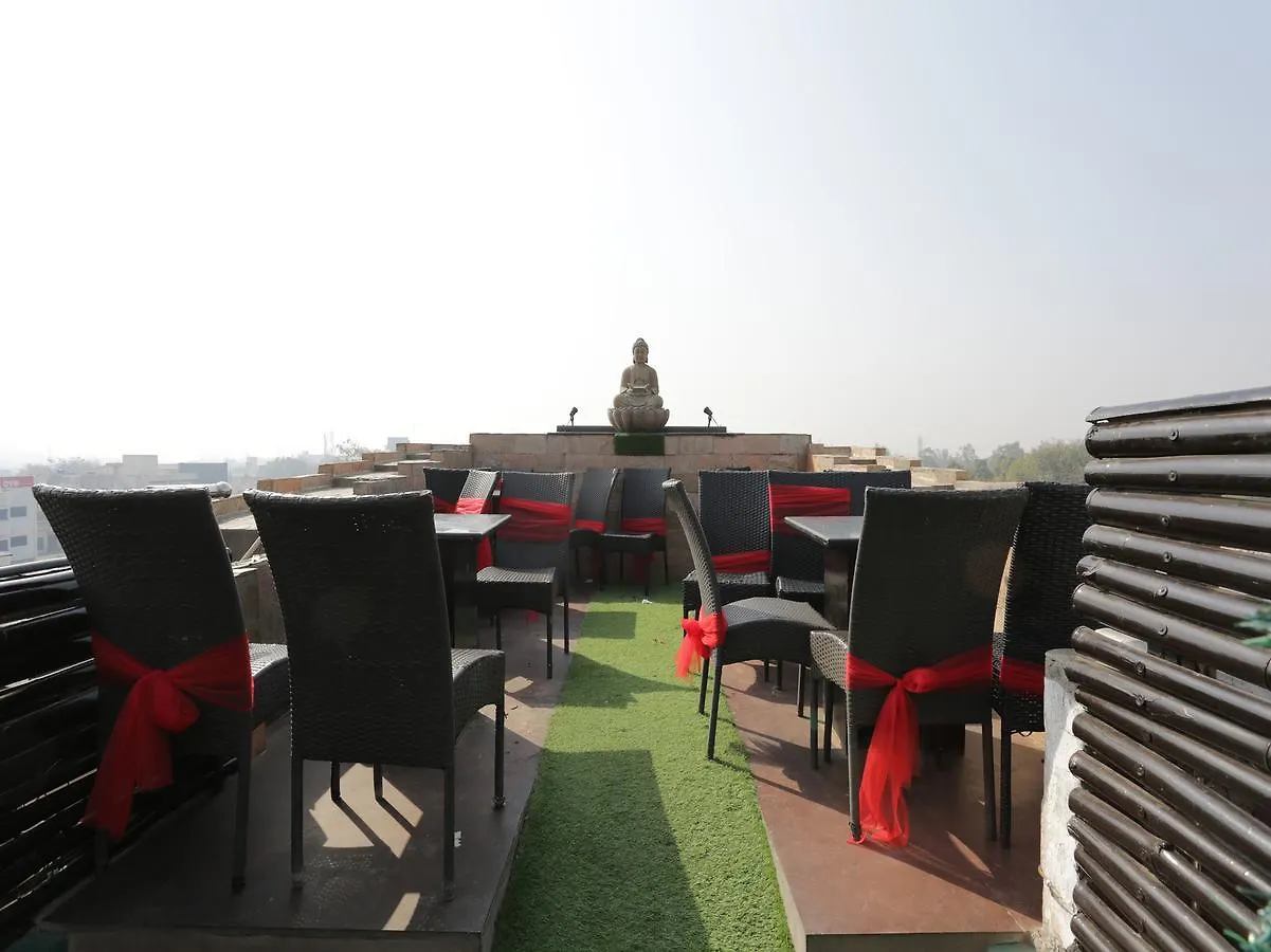 Oyo 12221 Hotel M House Agra  3*, Agra (Uttar Pradesh)