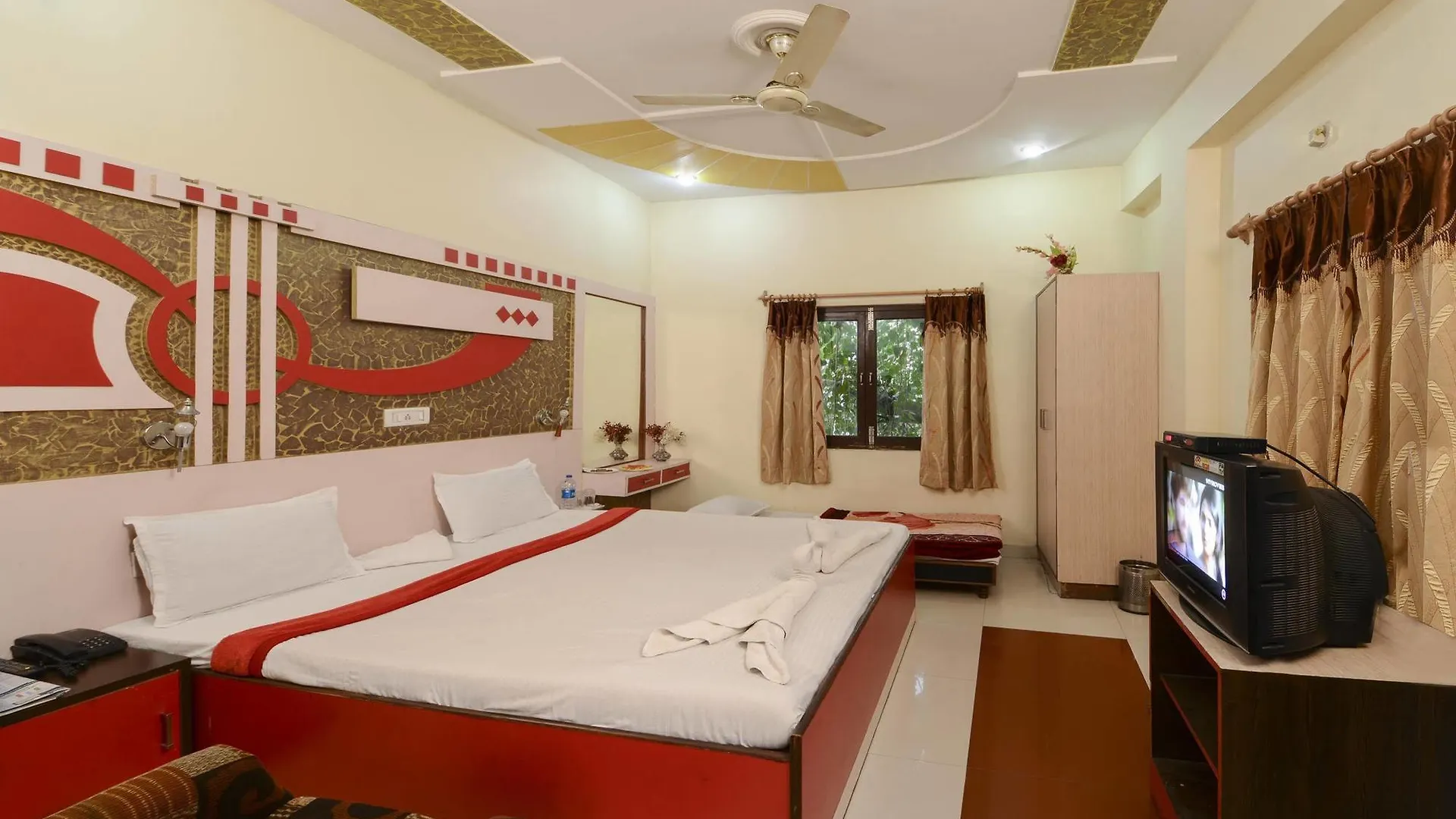 Oyo 12221 Hotel M House Agra