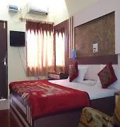 Oyo 12221 Hotel M House Agra 3*,