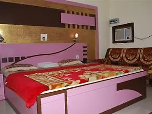 Oyo 12221 Hotel M House Agra